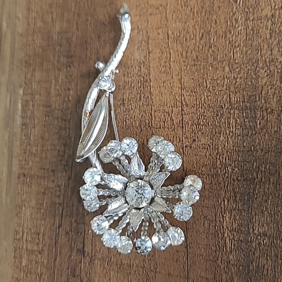 VINTAGE Rhinestone Flower Brooch - Picture 2 of 3